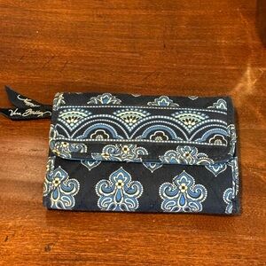 Vera Bradley trifold small wallet black blue white paisley with snap